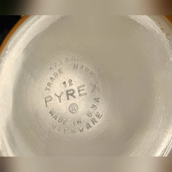 Vintage Pyrex Early American 1 Quart Casserole, #473 with Lid. - Picture 4 of 4